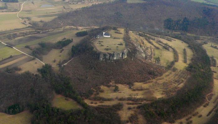 Staffelberg (trad. Plane Mountain), geoestrategic and sacred place where the M is placed.