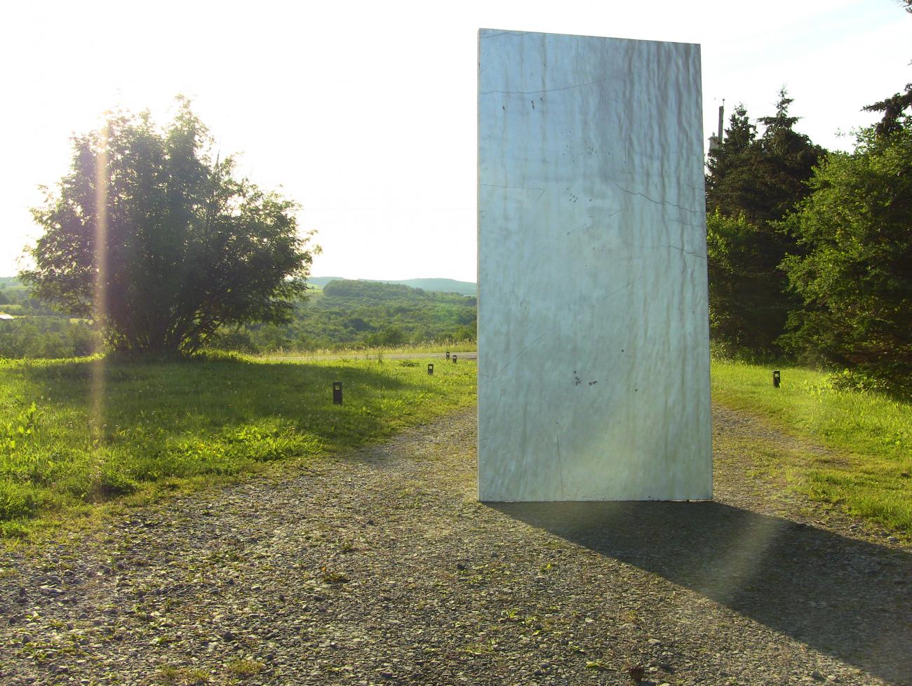 Aligned Right Silver Monolith Shadow